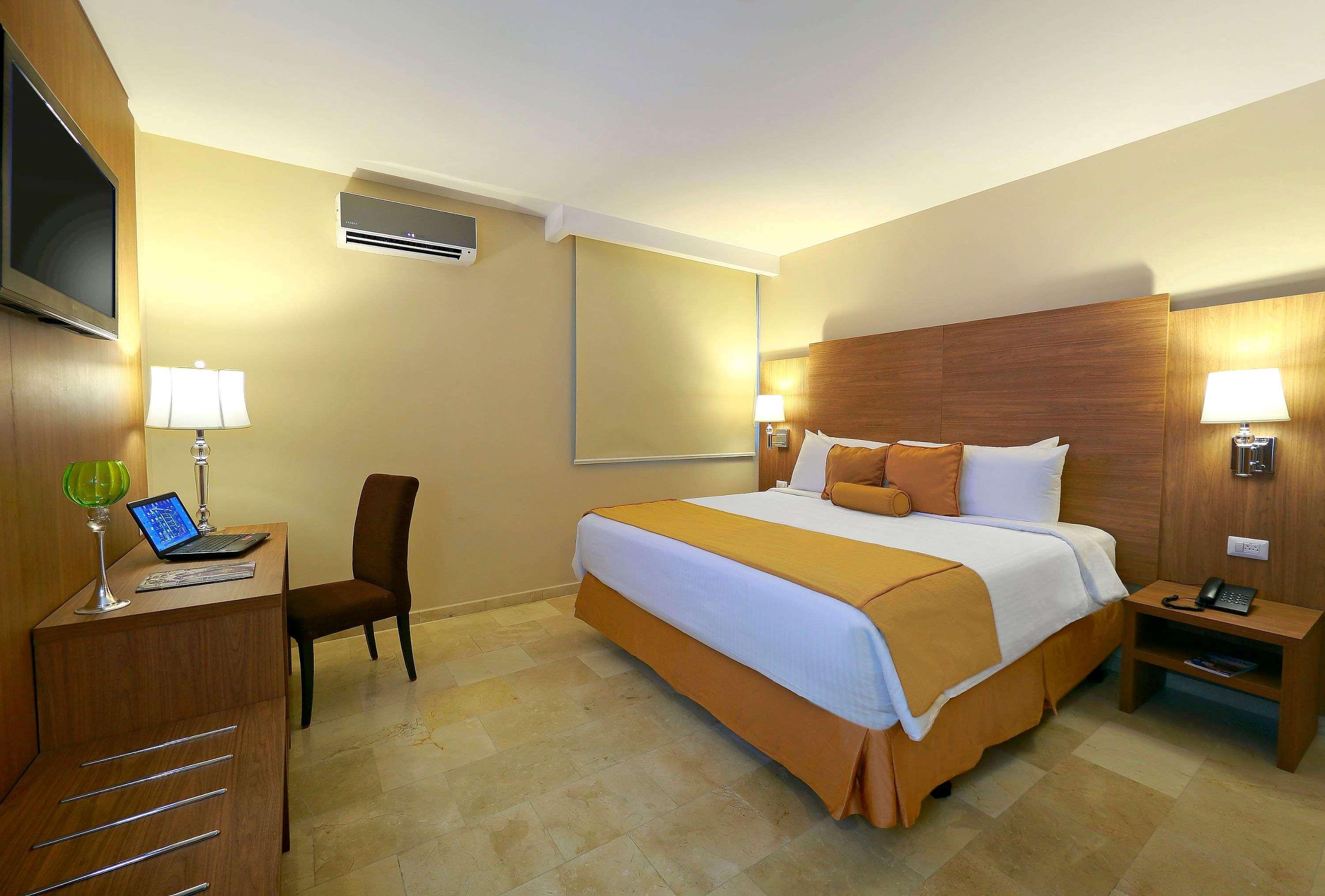 Hotel Suites Ambassador Panama City Exterior photo