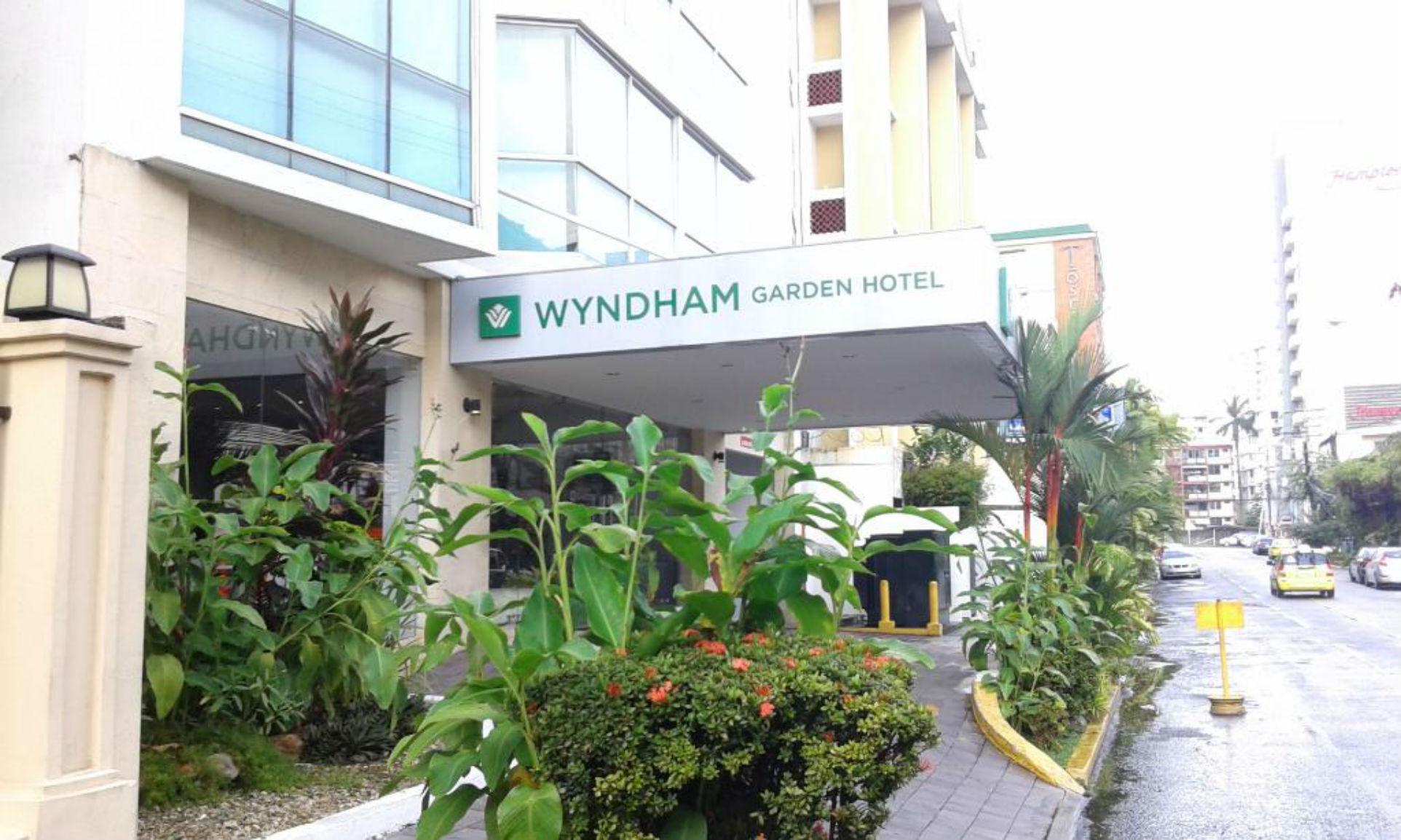 Hotel Suites Ambassador Panama City Exterior photo