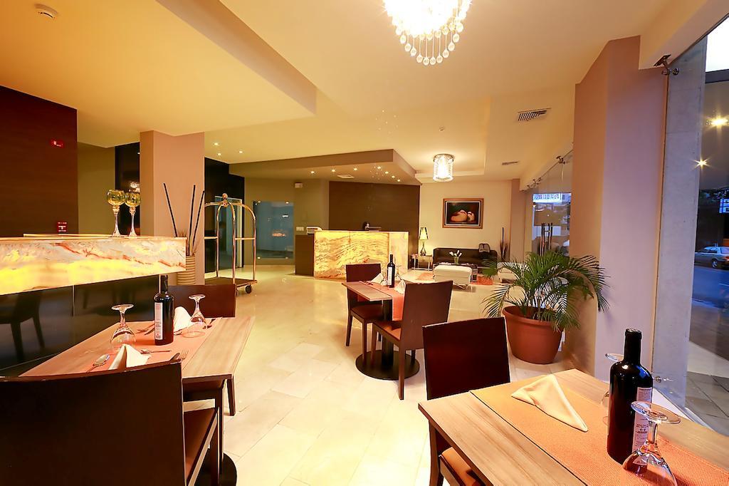 Hotel Suites Ambassador Panama City Exterior photo