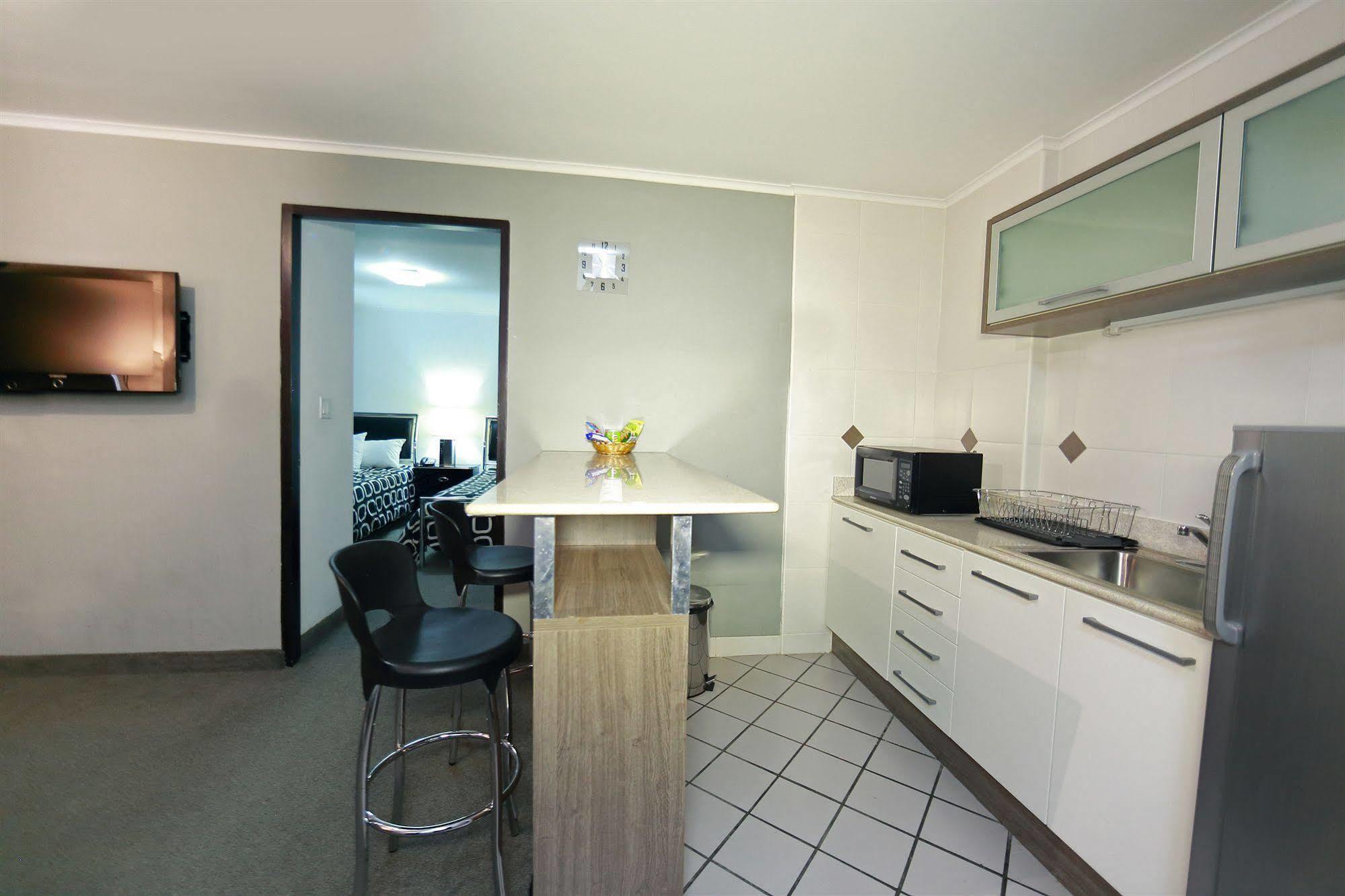Hotel Suites Ambassador Panama City Exterior photo