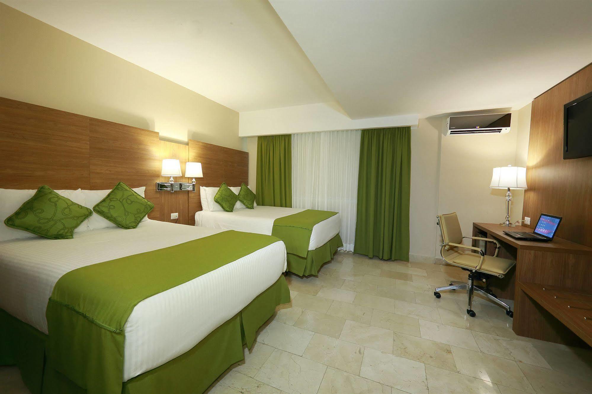 Hotel Suites Ambassador Panama City Exterior photo