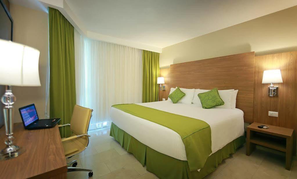 Hotel Suites Ambassador Panama City Exterior photo